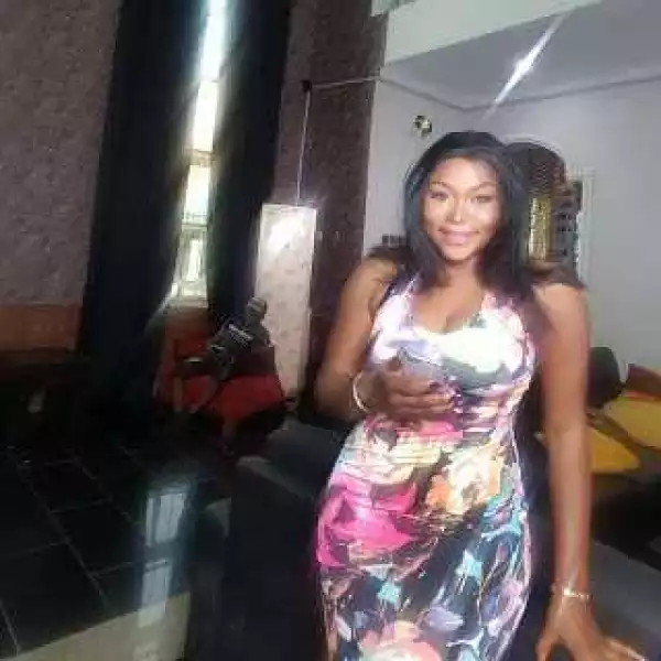 Actress Ruth Kadiri Flaunts Mad Curves in sexy Body-hugging Gown